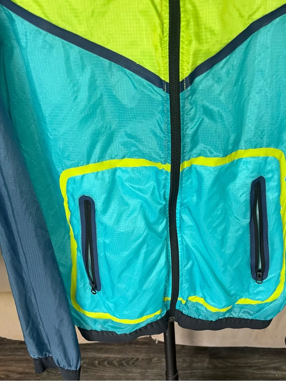 Nike men’s loop Colorblock Hooded Windbreaker Jacket - Lime Green, Teal, Navy